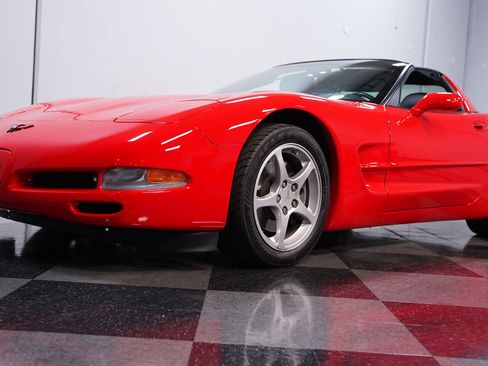 Used 2000 Chevrolet Corvette Coupe w/ Memory Pkg image 19