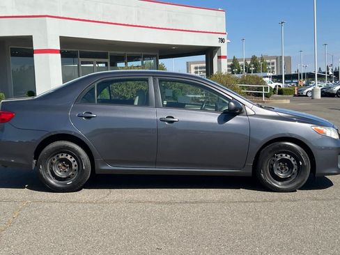 Used 2011 Toyota Corolla LE FWD image 6