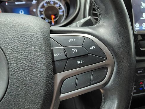 Used 2019 Jeep Cherokee Limited AWD/4WD image 35