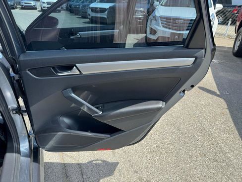 Used 2020 Volkswagen Passat 2.0T SE image 20