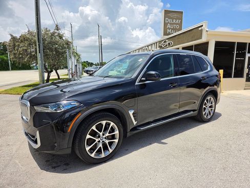 Used 2025 BMW X5 xDrive50e AWD/4WD image 1