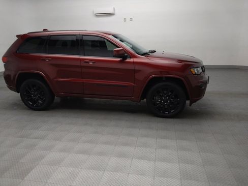 Used 2022 Jeep Grand Cherokee Laredo X AWD/4WD image 11