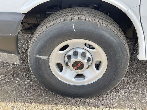 New 2025 GMC Savana 2500 Extended w/ Driver Convenience Package image 33