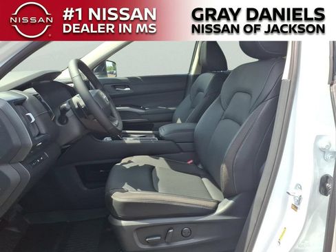 New 2026 Nissan Pathfinder SL FWD image 23