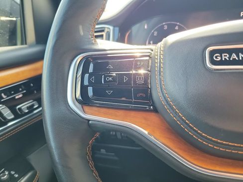 Used 2024 Jeep Grand Wagoneer L Series III AWD/4WD image 26