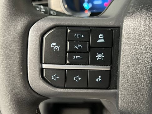 Used 2025 Ford F150 Lariat AWD/4WD image 47