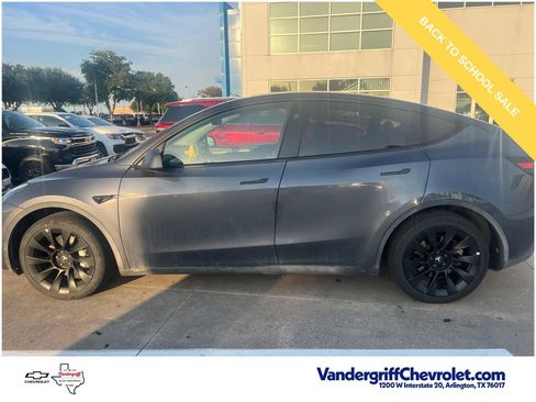 Used 2023 Tesla Model Y Long Range AWD/4WD image 14