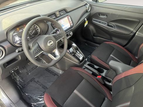 New 2025 Nissan Versa SR w/ Trunk Package image 17