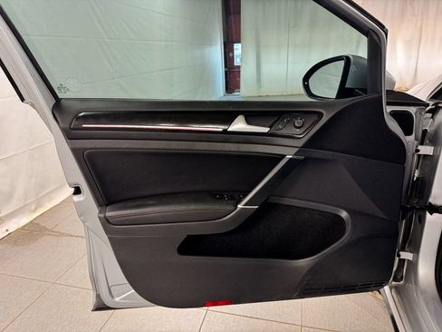 Used 2016 Volkswagen GTI SE FWD image 15