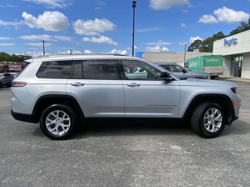 Used 2023 Jeep Grand Cherokee L Limited image 2