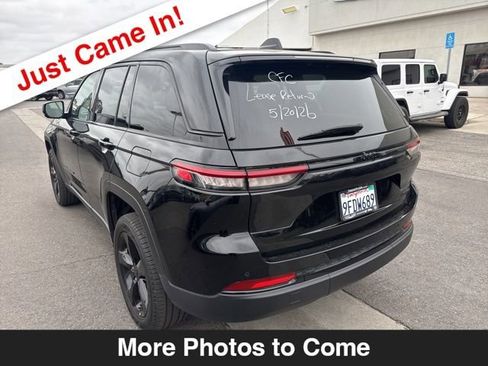 Used 2023 Jeep Grand Cherokee Limited w/ Black Appearance Package RWD image 3