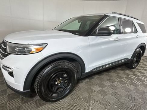 Used 2022 Ford Explorer XLT AWD/4WD image 7