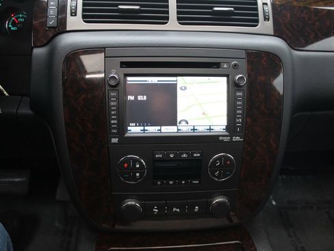 Used 2014 GMC Yukon XL Denali image 32