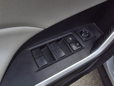 Used 2020 Toyota RAV4 XLE image 11