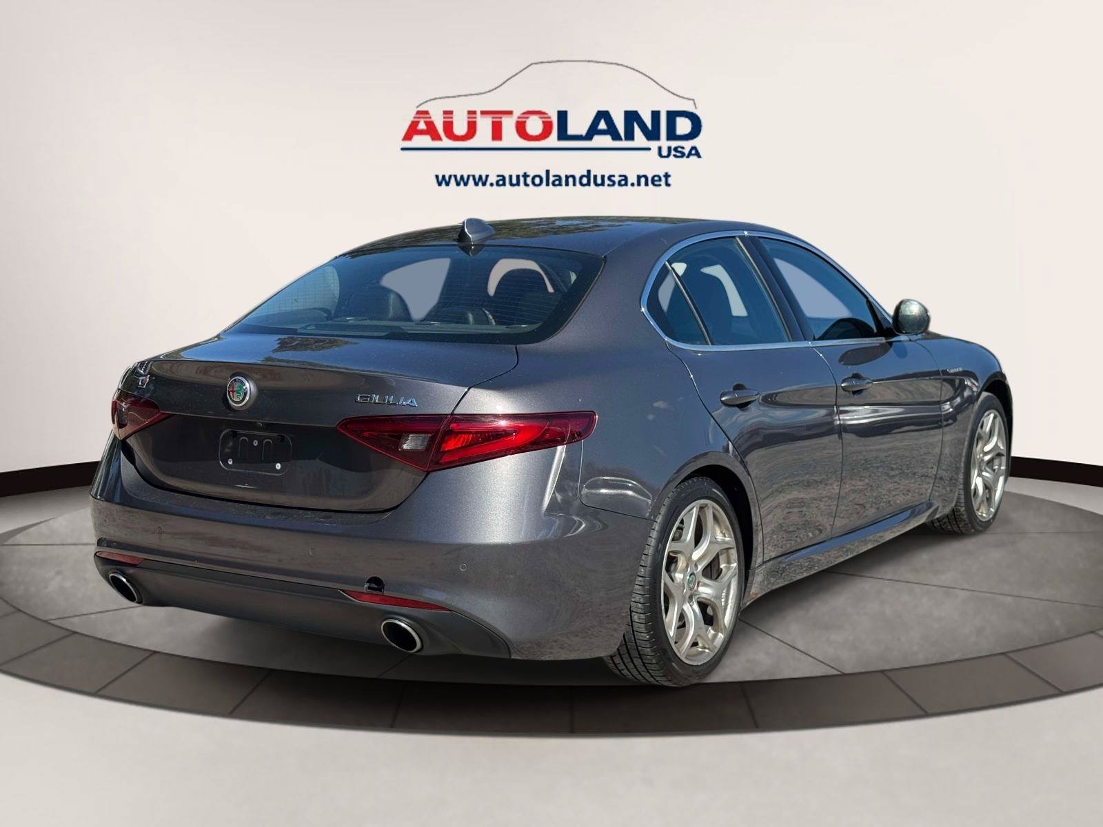 Used 2020 Alfa Romeo Giulia Ti AWD/4WD image 4