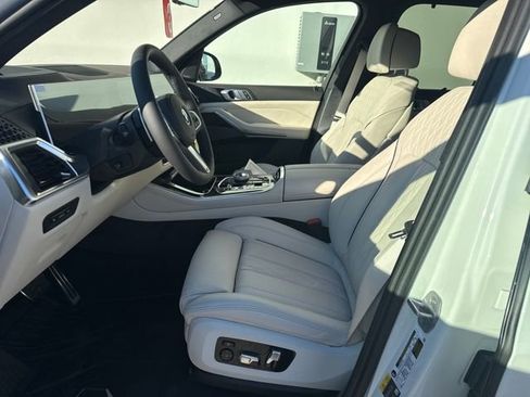 New 2026 BMW X5 xDrive50e w/ Executive Package image 8