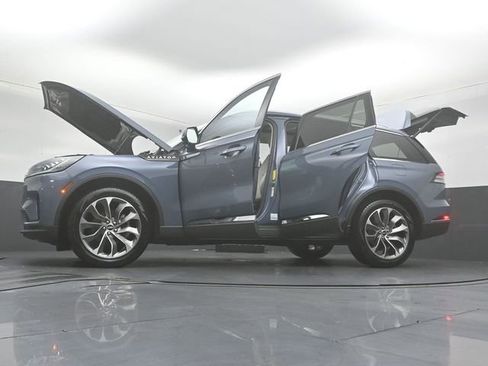 Used 2025 Lincoln Aviator AWD image 56