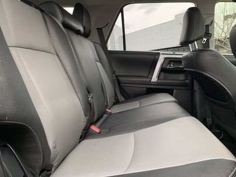 Used 2015 Toyota 4Runner SR5 Premium image 33