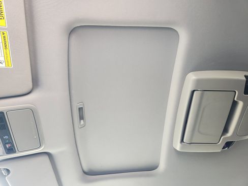 Used 2021 Honda Pilot Touring image 25