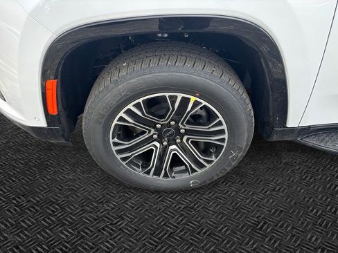 New 2026 Jeep Grand Wagoneer 4WD w/ Premium Group I image 11