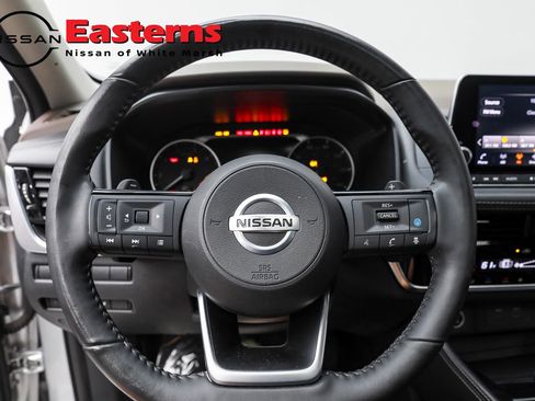 Used 2021 Nissan Rogue SL image 12