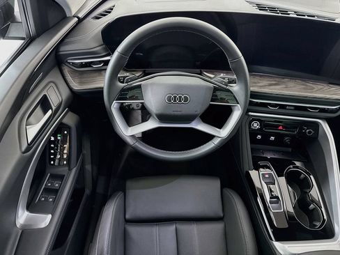 Certified 2025 Audi Q5 Premium w/ Premium Plus AWD/4WD image 10