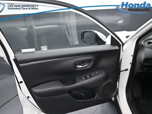 New 2026 Honda HR-V LX image 21