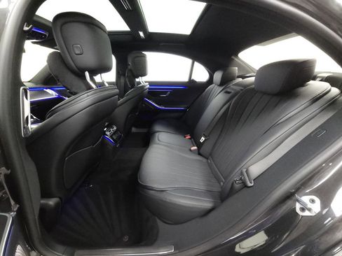 Used 2023 Mercedes-Benz S 500 4MATIC w/ AMG Line image 29