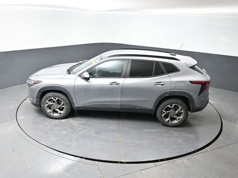 Used 2024 Chevrolet Trax LT w/ Driver Confidence Package image 15