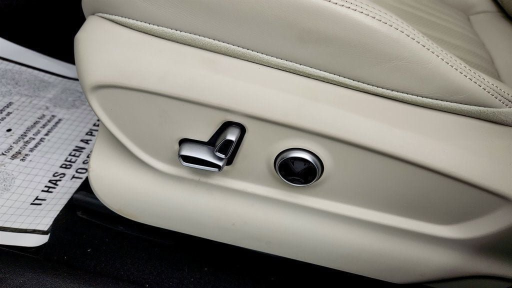 Used 2023 Maserati Grecale Modena AWD/4WD image 11