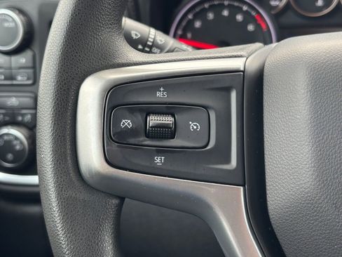 Used 2020 Chevrolet Silverado 1500 LT AWD/4WD image 24