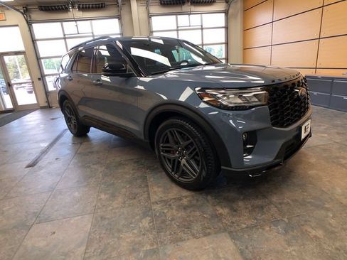 Used 2025 Ford Explorer ST AWD/4WD image 1