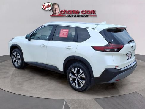 Used 2021 Nissan Rogue SV w/ Premium Package FWD image 3
