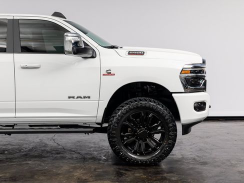 Used 2025 RAM 2500 Laramie AWD/4WD image 22