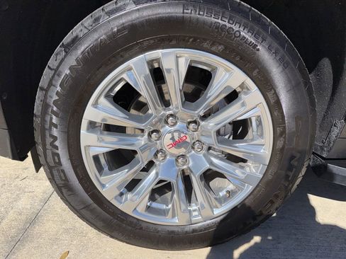 Used 2025 GMC Yukon Denali image 46