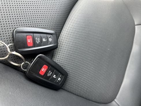 Used 2024 Toyota RAV4 Limited image 20