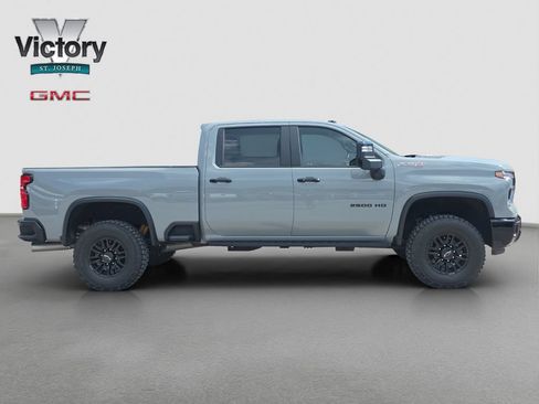 Used 2025 Chevrolet Silverado 2500 ZR2 AWD/4WD image 19