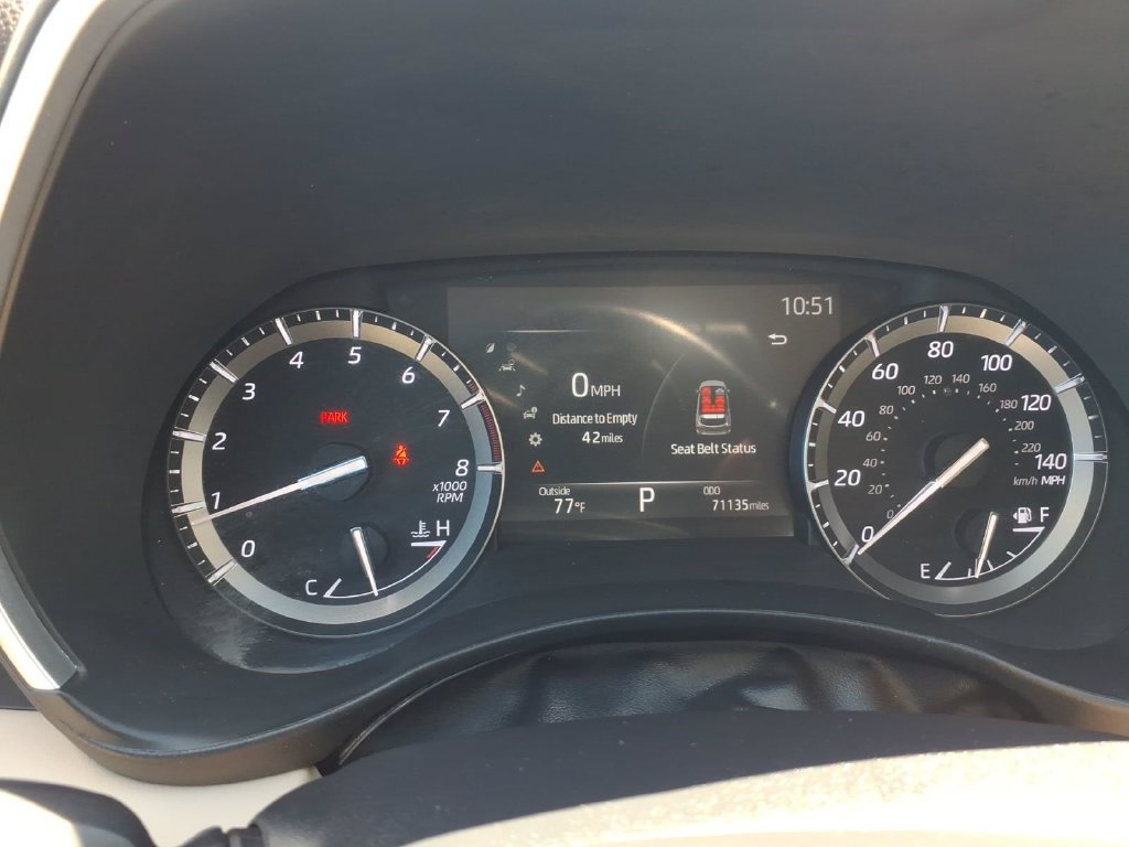Used 2020 Toyota Highlander XLE FWD image 24