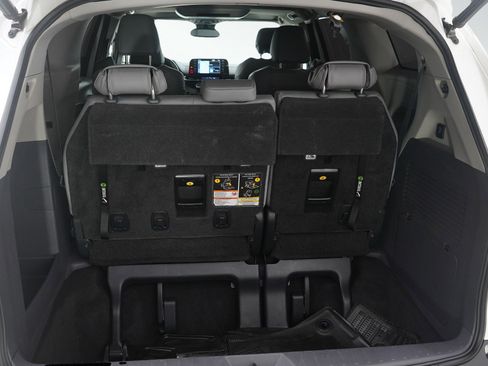 Used 2021 Toyota Sienna XLE w/ XLE Plus Package image 9