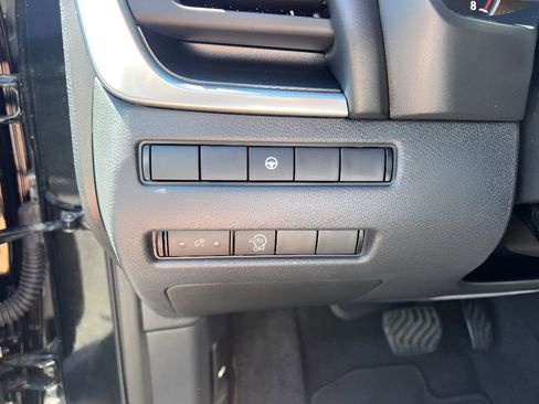 Used 2023 Nissan Rogue SV FWD image 21