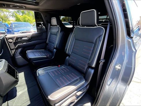 Used 2026 GMC Yukon AT4 Ultimate w/ LPO, Floor Liner Package AWD/4WD image 22