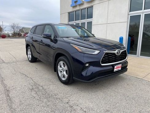 Used 2023 Toyota Highlander L image 1
