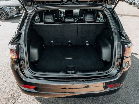 Used 2023 Jeep Compass Limited image 30