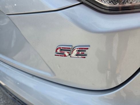 Used 2020 Toyota Corolla SE FWD image 12