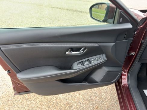 Used 2025 Nissan Sentra SV image 24