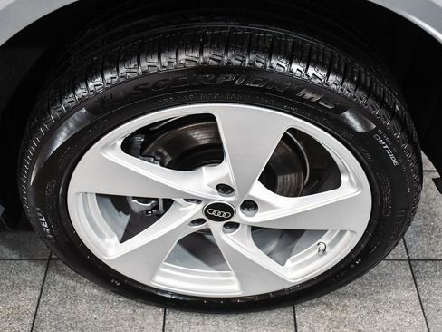 Used 2025 Audi Q5 Premium Plus w/ Premium Plus image 8