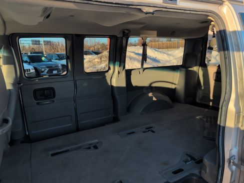 Used 2007 GMC Savana 1500 AWD Passenger w/ LT Preferred Equipment Group image 5