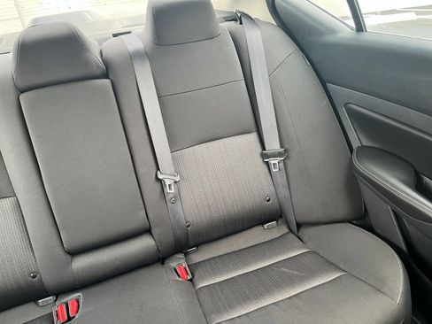 Used 2025 Nissan Altima 2.5 SV FWD image 38