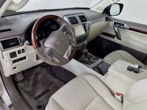 Used 2016 Lexus GX 460 w/ Premium Package AWD/4WD image 29