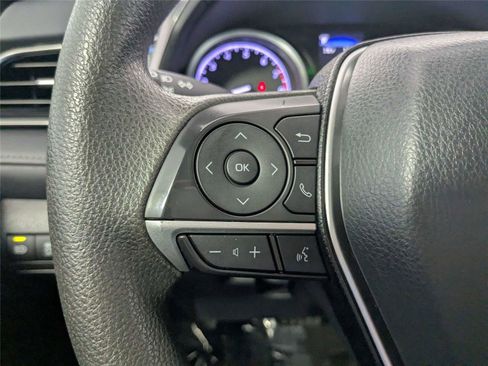 Used 2022 Toyota Camry LE w/ Convenience Package FWD image 17